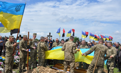 Ціна Свободи: могила воїна Бублика Ігоря відкрила другий ряд Алеї Героїв чортківського кладовища