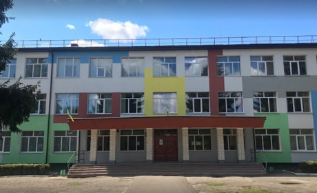 10 комп'ютерів за вакцинацію: школа з Сарненського району перемогла у всеукраїнському конкурсі