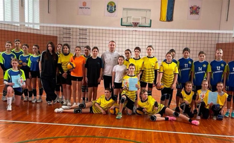 У Звягелі визначили найсильнішу шкільну команду з волейболу серед дівчат