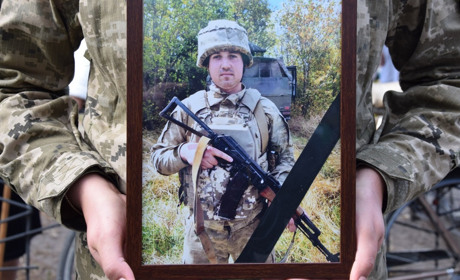 Посадив не один сад. Мріяв й про власний дім та сина... Нетішин попрощався із 30-річним Героєм