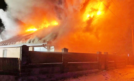 У Старій Рафалівці рятувальники гасили пожежу в будинку