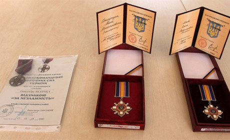 У Славуті вшанували загиблих захисників України та нагородили воїна, який пів року був у полоні