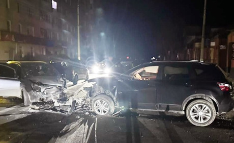 У Звягелі поліцейські затримали підозрюваного у викраденні автомобіля та вчиненні ДТП з потерпілими