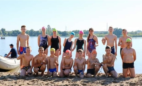 Вперше на відкритій воді: у Нетішині відбувся благодійний заплив
