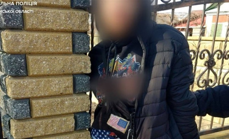 До восьми років в’язниці: на вокзалі в Сарнах чоловік вкрав два повербанки