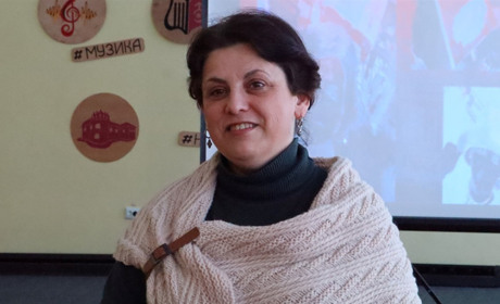 Міст між епохами та читачами: у Старокостянтинові відбулася презентація нового роману Лори Підгірної