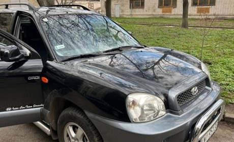 Зі Сміли захисникам передали черговий автомобіль