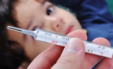 "Вдягни шапку, бо буде менінгіт": розвінчуємо міф та розповідаємо правду про менінгококову інфекцію