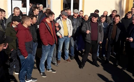 Колекти шахти "Степова" припинив роботу. Гірники вимагають негайного погашення зарплатних боргів