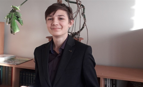 Чому цвіте річка Бик: Назар Чудаєв дослідив природне явище та отримав відзнаку за наукову роботу