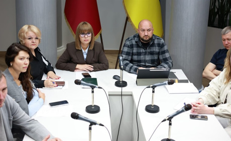 У Хмельницькому обговорили підтримку дітей, які втратили батьків на війні
