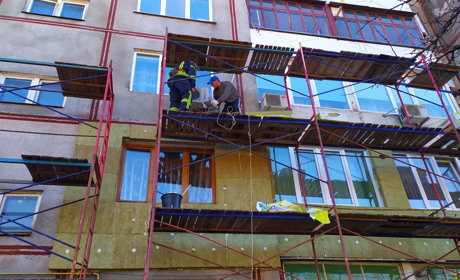 Кагарлицькі рятувальники допомогли чоловіку, який знепритомнів на будівельних лісах