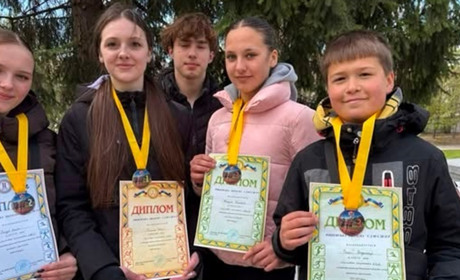 Юні спортсмени зі Славути здобули призові місця з тенісу та легкої атлетики