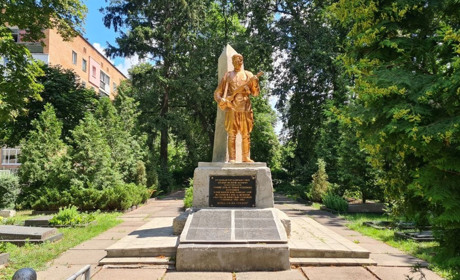 Перепоховати чи залишити: на території парку «Європейський» у Фастові є два захоронення