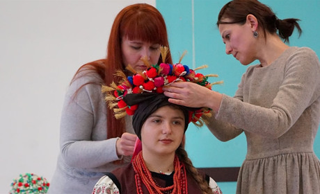 Дослідниці з Черкащини розповіли про унікальні весільні вінки з переяславських музейних фондів