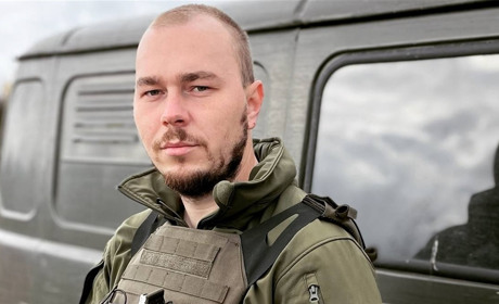 ВІЙСЬКОВИЙ МЕДИК З НІЖИНА МИХАЙЛО КОЛОТИЛО ОТРИМАВ ВІДЗНАКУ ВІД МІНІСТЕРСТВА ОБОРОНИ УКРАЇНИ