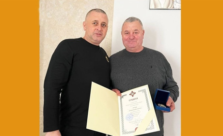 Відомий аграрій з Чортківщини отримав високу церковну нагороду від митрополита Епіфанія