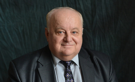 Чому хотів вступити на фізмат і чи слухає попсу Почесний громадянин Херсона, директор музичної школи