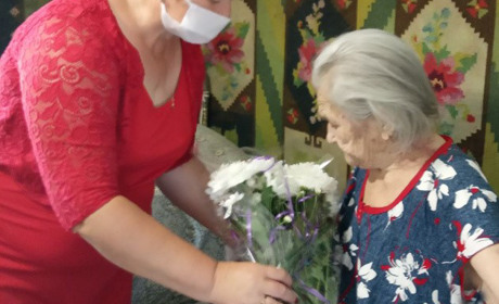 Довгожителька з Єлизаветівки приймала привітання з 90-річним ювілеєм