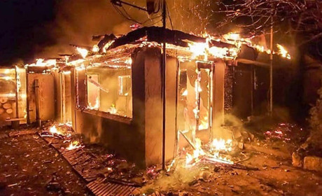 Нічна пожежа: на Лозівщині у Петропіллі майже вщент вигорів приватний будинок