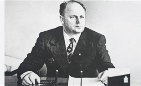 17 років очолював Ніжинський виш, відкрив нові спеціальності, сприяв створенню Музею рідкісної книги