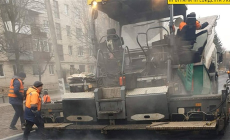 У Старокостянтинові завершують ремонт дороги по вулиці Івана Франка