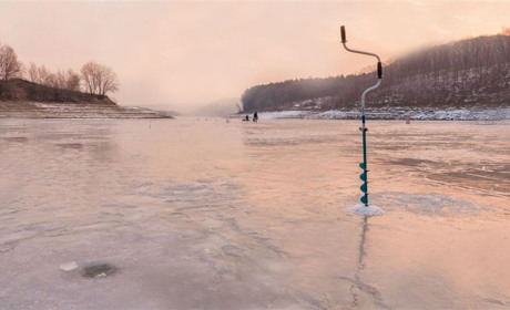 В річці Горинь на Сарненщині потонув рибалка. Рятувальники нагадують, як поводитися на льоду