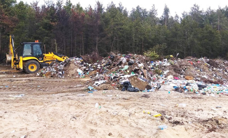 У Великому Жолудську три дні працювала важка техніка, щоб впорядкувати несанкціоновані сміттєзвалища