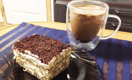 Рецепт тірамісу з вершками. Де в Переяславі купити продукти для десерту? (ВІДЕО)