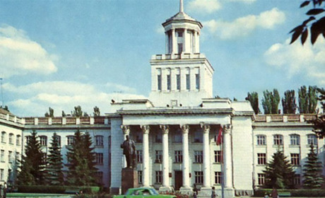 Грабуй награбоване: у Новій Каховці зеки з Пермі мародерять росіян