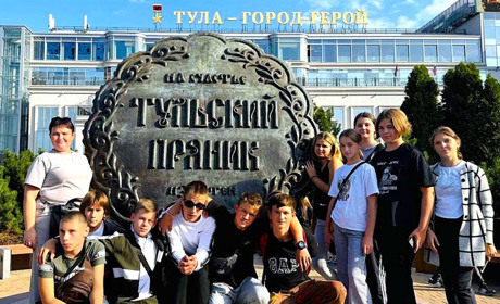 Із zони вивезли "у світ". Дітей з окупованої Херсонщини повезли до РФ на "промивання мізків"