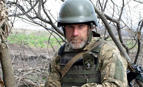 Дівчина з Кременеччини просить врятувати її вітчима