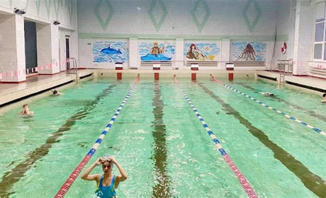 У Південноукраїнську запрошують відвідати басейн «Нептун»: працює навіть за відсутності світла