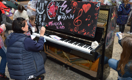 Малювали не тільки на полотнах, а й по стінах та підлозі. Як у Переяславі відзначили День художника