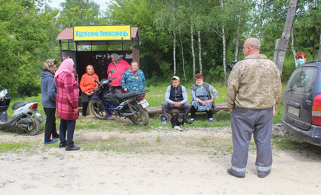Село – навпіл. Як у Підлісному Олексинці люди борються за воду