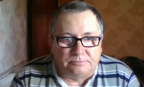 Пересмикували затвор пістолета за спиною: історія директора школи, якого депортували окупанти