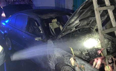 У Переяславі вночі горів автомобіль BMW (ФОТО)