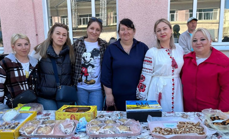 У Біляївському ліцеї №1 на фестивалі «На крилах любові» зібрали понад 41 тис. грн для ЗСУ