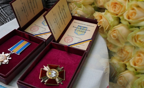 Родинам захисників Миколи Перчинського та Ярослава Кузьменка вручили державні нагороди