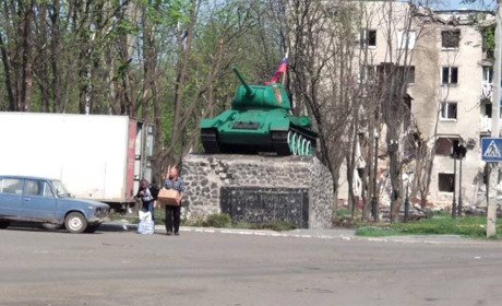 22 травня у Волноваху знову прилетіли міни: місцеві пишуть, що обстрілювали росіяни. Відео
