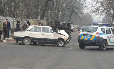 У Херсоні з різницею у хвилину сталося дві ДТП