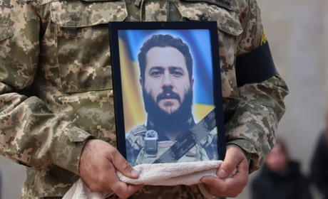 У Південноукраїнську попрощалися із 29-річним захисником Максимом Андронатієм