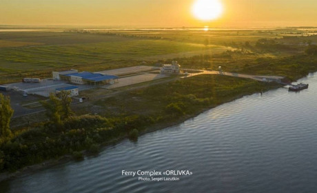 Паромний комплекс Орлівка ще не оговтався від удару: громадян просять обирати інші пункти пропуску