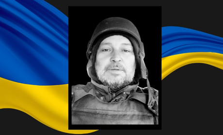 Близько року чекали звістку: у Сарнах в останню путь проведуть військового
