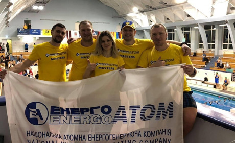 На чемпіонаті із плавання, що проходив у Ризі, плавці із Рівненської АЕС вибороли 16 медалей