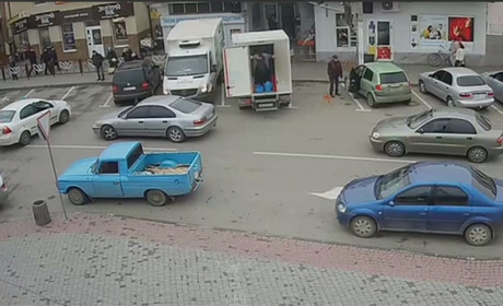 Конфлікт на дорозі у центрі Біляївки закінчився складанням протоколу на водія