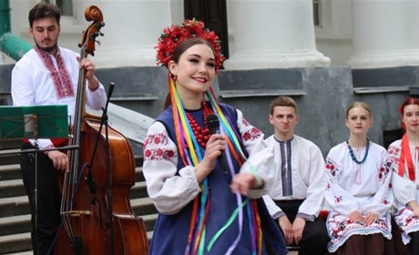 Біля Гоголівського корпусу НДУ відбувся благодійний воркшоп "Ехо предків"