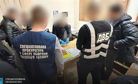 Адвоката з Хмельниччини затримали за спробу підкупити прокурора