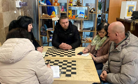 У Миколаєві обговорили координацію допомоги вимушеним переселенцям з Херсонщини