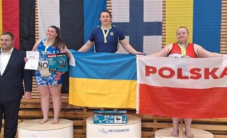 Випускниця переяславського вишу Іванна Березовська виборола два "золота" на турнірі з сумо в Естонії